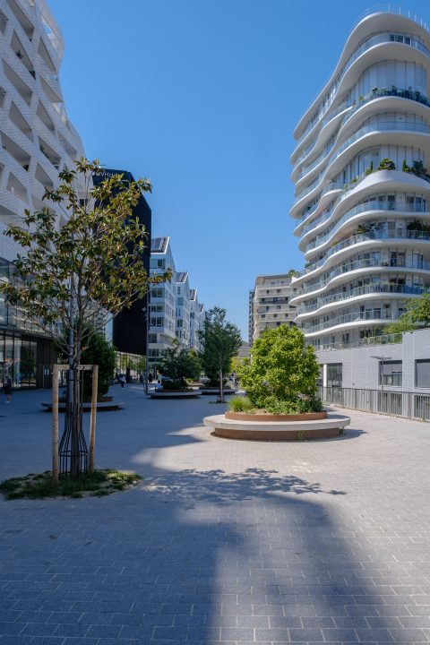 Jardinières métalliques avec assise sur mesure