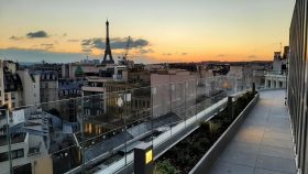 Costière sur mesure, en métal thermolaqué (50 Avenue Montaigne)