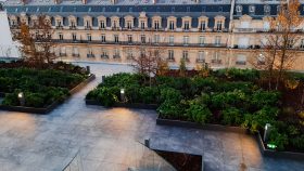 Costière sur mesure, en métal thermolaqué (50 Avenue Montaigne)