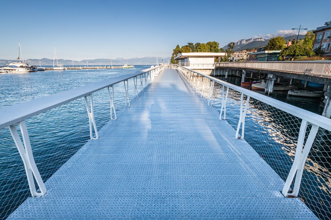 gare lacustre a evian les bains