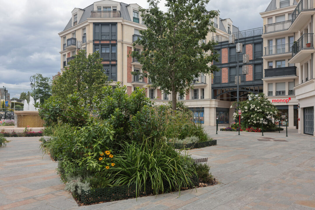 urbencea-quartier-de-la-gare-Clamart_lisse-basse-amenagement-urbain-place