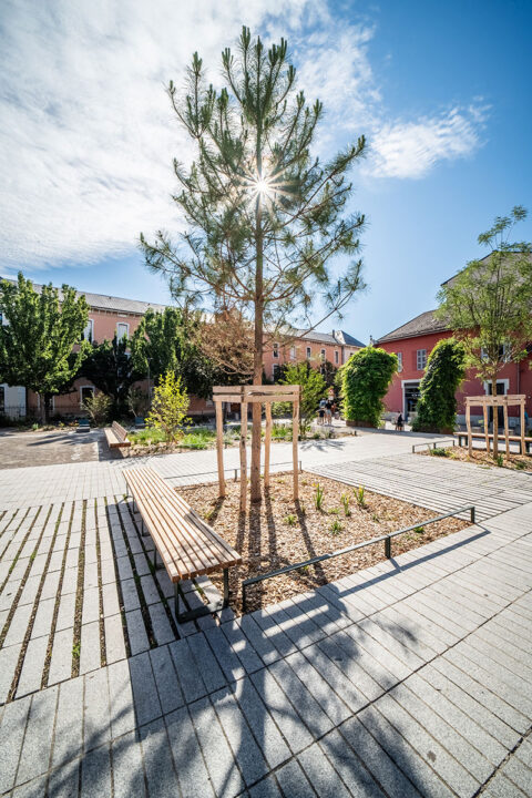 Annecy-place-françois-menthon-amenagement-urbain-assise-banc-lisse-basse-urbencea