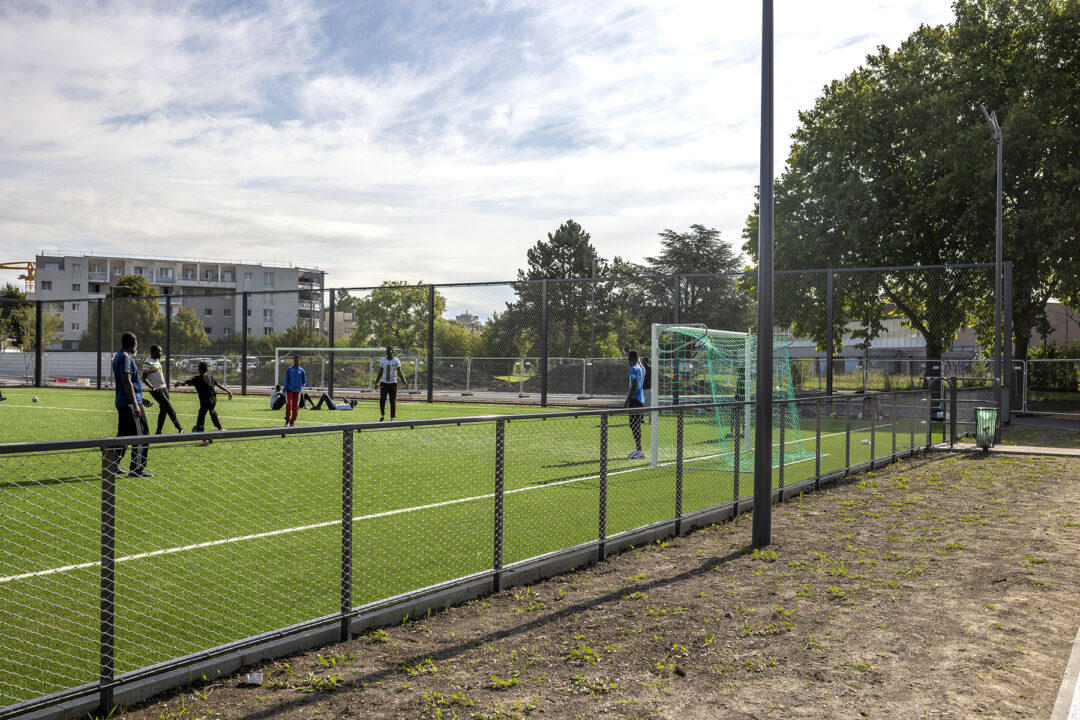 sevran-pare-ballon-play-urbencea-amenagement-terrain-sport