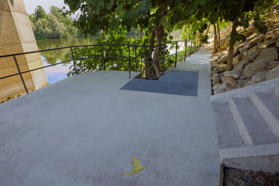 urbencea-amenagement-espaces-vie-chatou-rives-seine-belvedere-caillebotis-garde-corp-animal-metal-encrage-beton