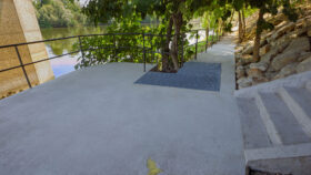 urbencea-amenagement-espaces-vie-chatou-rives-seine-belvedere-caillebotis-garde-corp-animal-metal-encrage-beton