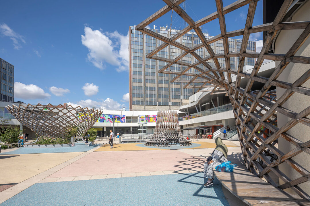 urbencea-amenagement-urbain-place-agora-evry-courcouronnes-design-urbain-architecture-assise-espace-ombre