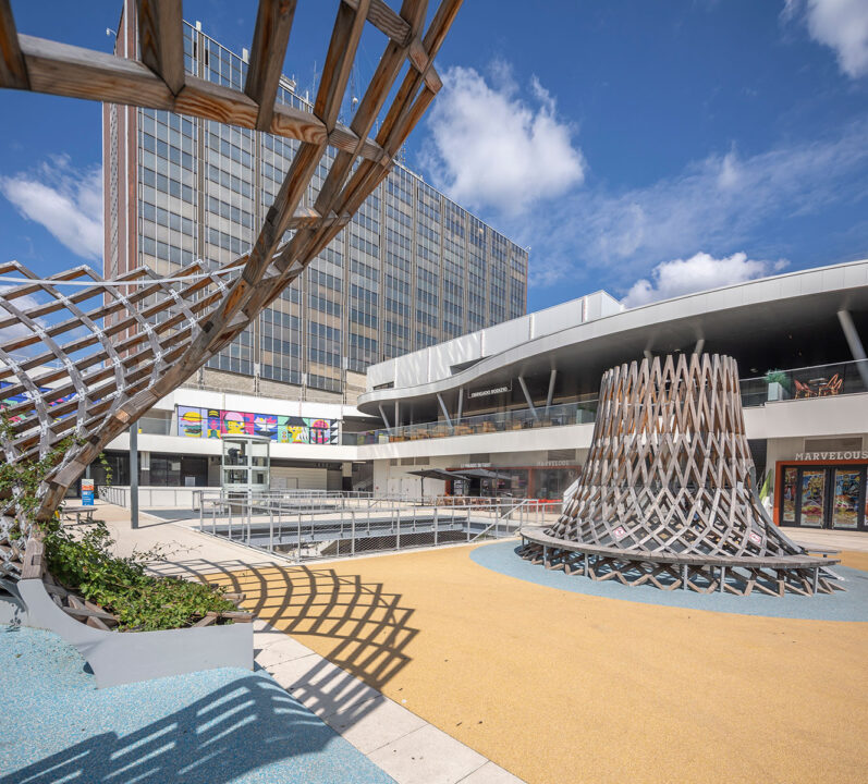 urbencea-amenagement-urbain-place-agora-evry-courcouronnes-mobilier-urbain-assises