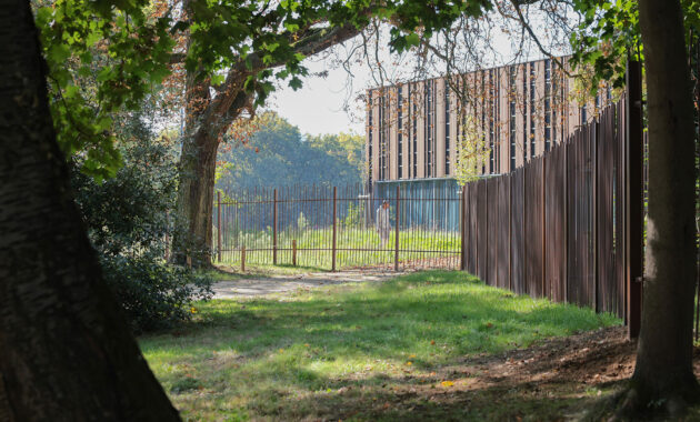 Urbencea-Réinventons-nos-espaces-de-vie-parc-de-la-roseraie-chatenay-malabry-cloture-promenade-automnale
