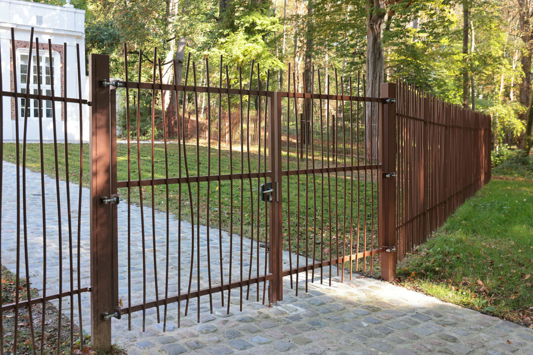 Urbencea-Réinventons-nos-espaces-de-vie-parc-de-la-roseraie-chatenay-malabry-portail-cloture