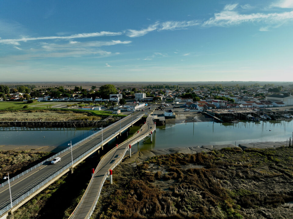 Urbencea-Réinventons-nos-espaces-de-vie-passerelle-faute-sur-mer-passage-rieviere-lay