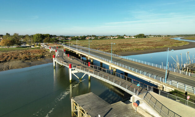 Urbencea-Réinventons-nos-espaces-de-vie-passerelle-faute-sur-mer-passage-rieviere-lay-vue-aerienne