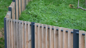 Urbencea_réinventons-nos-espaces-de-vie-lyon-la-sauvegarde-jardins-partages-cloture-bois-acier