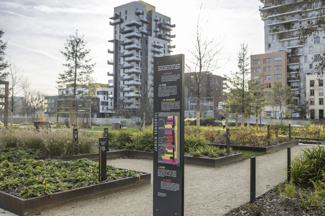 Urbencea-Reinventons-nos-espaces-de-vie-parc-affaires-asnieres-sur-seine-signaletique