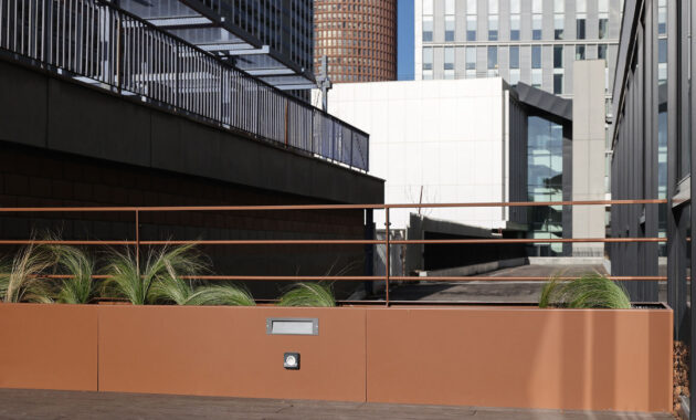 Urbencea-Réinventons-nos-espaces-de-vie-Lyon-vertuo-quartier-la-part-dieu-lyon-végétalisation-costieres-bordureilot-fraicheur-immeuble