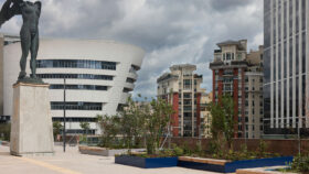 Urbencea-Réinventons-nos-espaces-de-vie-parvis-la-defense-hopen-Paris-costieres-ilot-fraicheur