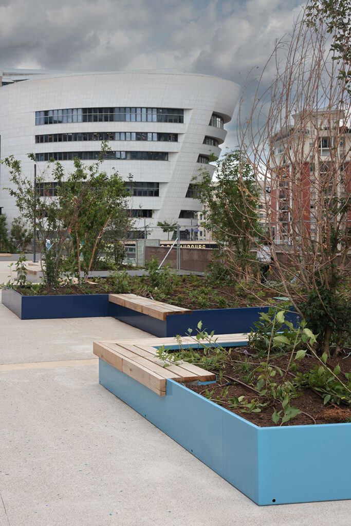 Urbencea-Réinventons-nos-espaces-de-vie-parvis-la-defense-hopen-Paris--courbevoie-costieres