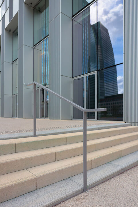 Urbencea-Réinventons-nos-espaces-de-vie-parvis-la-defense-hopen-Paris-main-courante