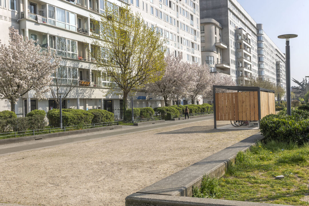 Urbencea-Réinventons-nos-espaces-de-vie-SITE-LA-CARAELLE-VILLENEUVE-LA-GARENNE-ABRI-VELOS--DESIGN-INTEGRATION-PAYSAGERE-DURABILITE