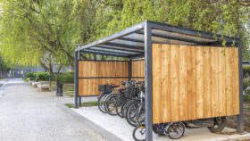 Urbencea-Réinventons-nos-espaces-de-vie-SITE-LA-CARAELLE-VILLENEUVE-LA-GARENNE-ABRI-VELOS-PARKING-CYCLE-acier-bois