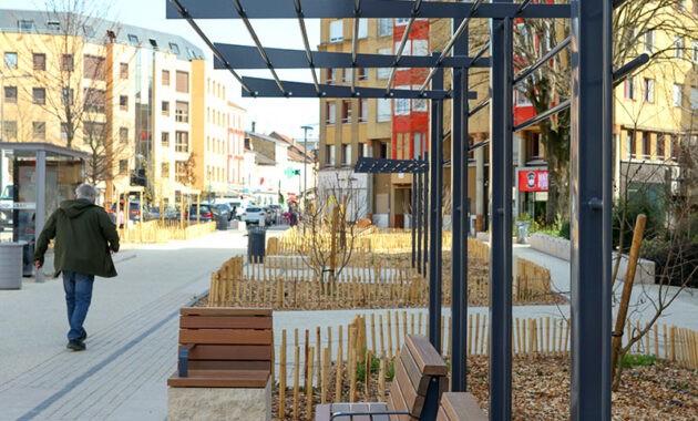 Urbencea-Réinventons-nos-espaces-de-vie-bourgoin-jallieu-assise-bois-acier-pergola
