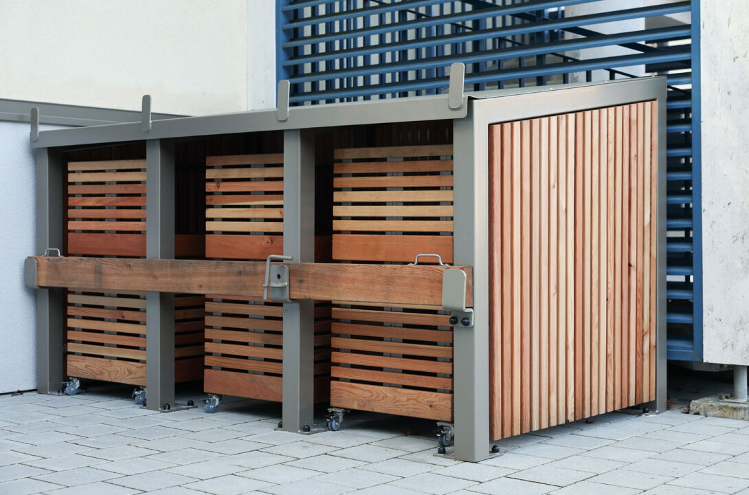 Urbencea-Réinventons-nos-espaces-de-vie-ecole-chatillon-sur-cluze-abris-rangement-bois-acier-3-casiers