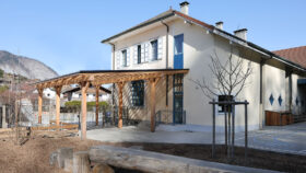 Urbencea-Réinventons-nos-espaces-de-vie-ecole-chatillon-sur-cluze-cloture-abris-rangement-bois-acier-cours-ecole