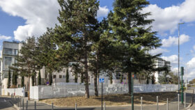 Urbencea-Réinventons-nos-espaces-de-vie-garge-les-gonesses-hotel-de-ville-cloture-portail-parking-mairie-identite-urbaine
