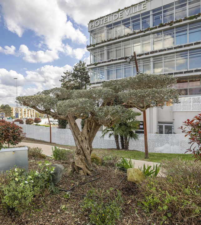 Urbencea-Réinventons-nos-espaces-de-vie-garge-les-gonesses-hotel-de-ville-design--identite-urbaine-cloture-vegetalisation