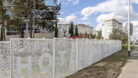 Urbencea-Réinventons-nos-espaces-de-vie-garge-les-gonesses-hotel-de-ville-design-urbain-cloture-identite-urbaine