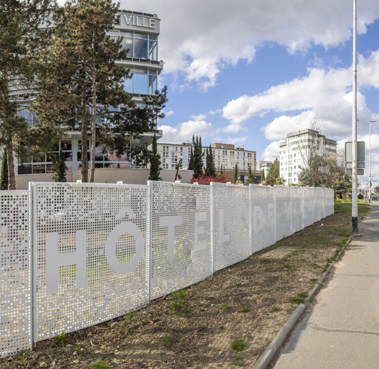 Urbencea-Réinventons-nos-espaces-de-vie-garge-les-gonesses-hotel-de-ville-design-urbain-cloture-identite-urbaine