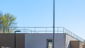 Urbencea-Réinventons-nos-espaces-de-vie-résidence-stravinsky-guyancourt-habillage-antenne-bois-acier