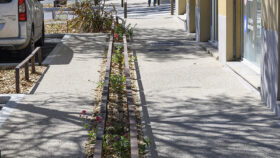 Urbencea-Réinventons-nos-espaces-de-vie-carpentras-avenue-ventoux-lineaire-lisse-basse-corten--protection-délimitation-espaces-verts