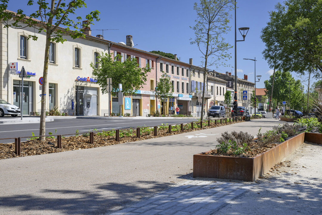 Urbencea-Réinventons-nos-espaces-de-vie-costieres--lisse-basse-acier-corten-carpentras-avenue-ventoue-délimitation-voierie