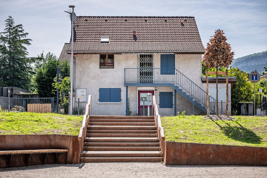 Urbencea-reinventons-nos-espaces-de-vie-Ville-Gaillard-Parc-Kamouraska-assise-banc-bois-acier-corten-escalier-main-courante