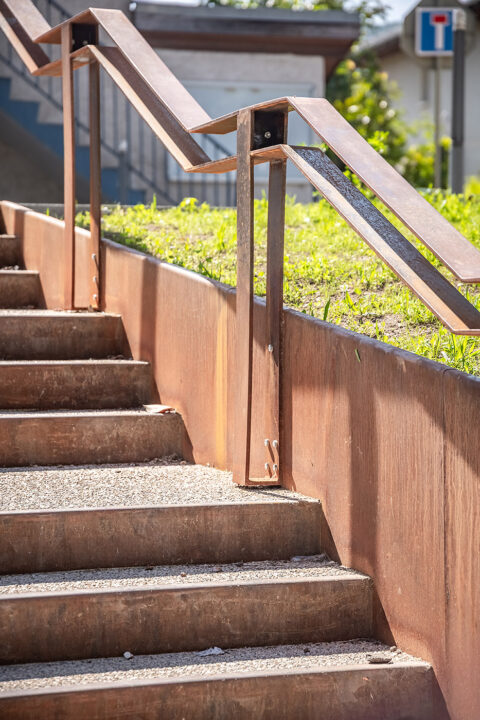 Urbencea-reinventons-nos-espaces-de-vie-Ville-Gaillard-Parc-Kamouraska-escalier-main-courante-acier-corten