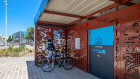 Urbencea-reinventons-nos-espaces-de-vie-mobilite-abris-velos-gare-de-sannois-arceau-velos