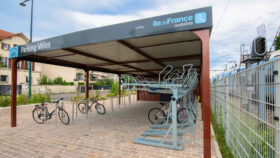 Urbencea-reinventons-nos-espaces-de-vie-mobilite-abris-velos-gare-de-sannois-arceau-velos-rack-velos-stationnement