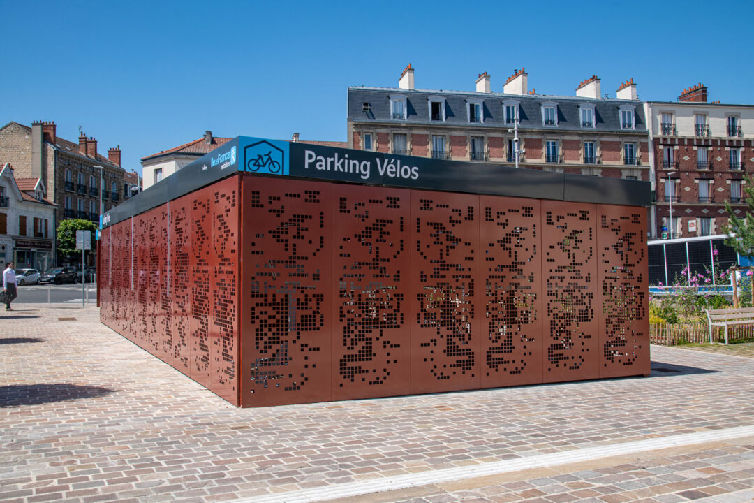 Urbencea-reinventons-nos-espaces-de-vie-mobilite-abris-velos-gare-de-sannois-cycles
