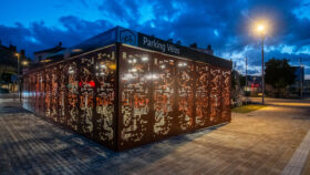 Urbencea-reinventons-nos-espaces-de-vie-mobilite-abris-velos-gare-de-sannois-eclairage-nuit-parking