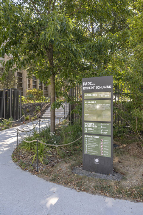 urbencea-reinventons-noes-espaces-de-vie-parc-schuman-montrouge-naturalisation-vegetalisation-espaces-public--panneau-signaletique