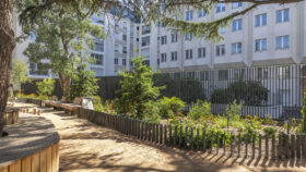 urbencea-reinventons-noes-espaces-de-vie-parc-schuman-montrouge-naturalisation-vegetalisation-espaces-publics-cloture-acier-delimitation-espaces