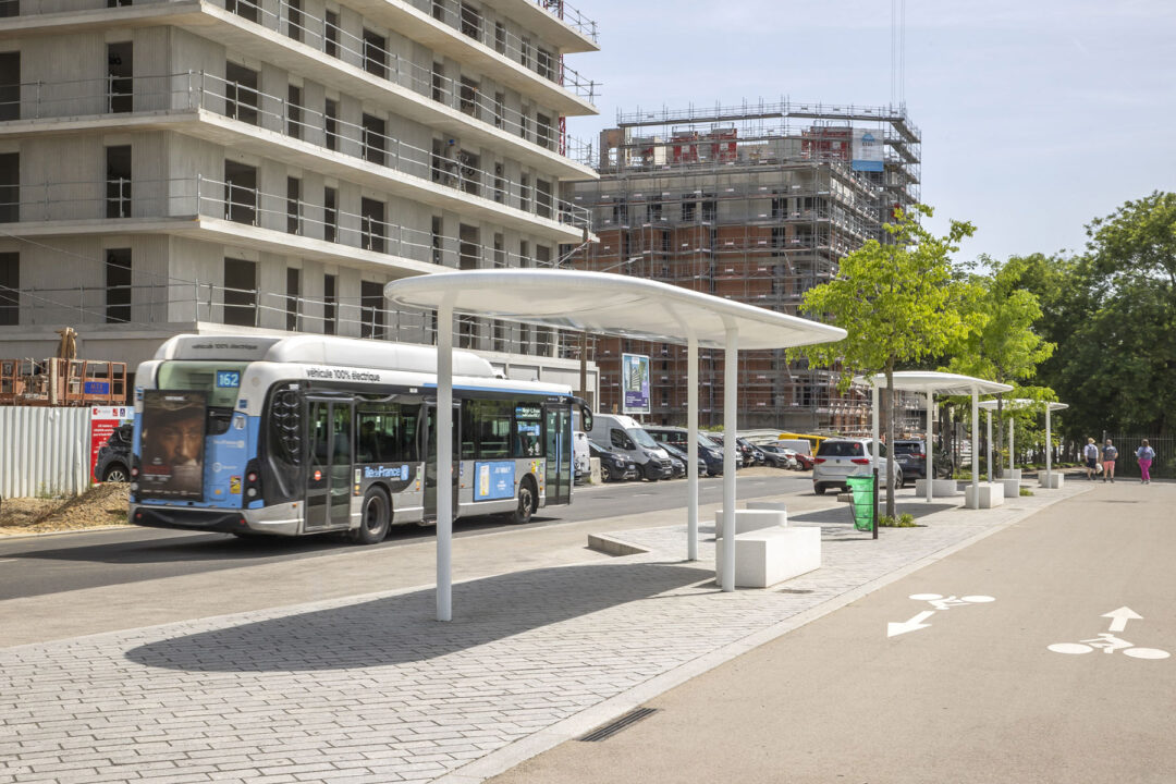 urbencea-reinventons-noes-espaces-de-vie-villejuif-ZAC-CAMPUS-GRAND-PARC-1-CHEMIN-MILITAIRE-abri-voyageurs-transport-en-commun