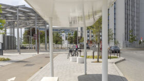 urbencea-reinventons-noes-espaces-de-vie-villejuif-ZAC-CAMPUS-GRAND-PARC-1-CHEMIN-MILITAIRE-toiture-abri-voyageurs-transport-en-commun