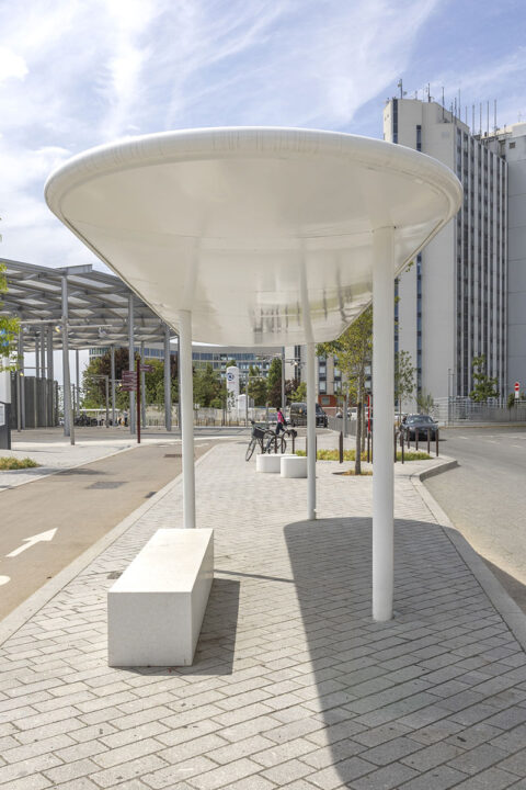 urbencea-reinventons-noes-espaces-de-vie-villejuif-ZAC-CAMPUS-GRAND-PARC-1-CHEMIN-MILITAIRE-toiture-abri-voyageurs-transport-en-commun