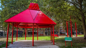 urbencea-reinventons-nos-espaces-de-vie-parc-marechal-leclerc-lille-aire-de-jeux-balancoire-kiosque-abri-structure-acier